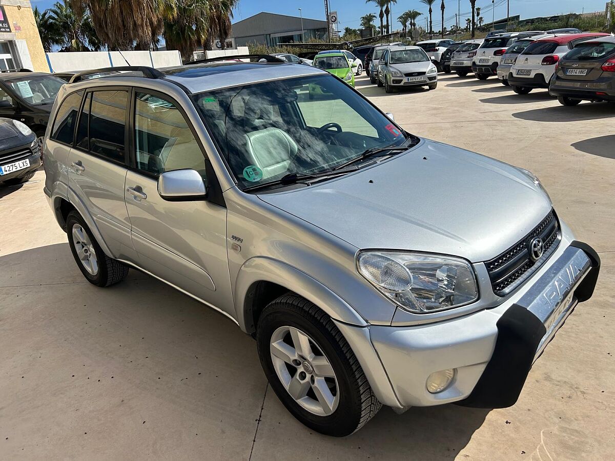 TOYOTA RAV 4 LUXURY 2.0 VVTI AUTO 4X4 SPANISH LHD IN SPAIN 103000 MILES 2005